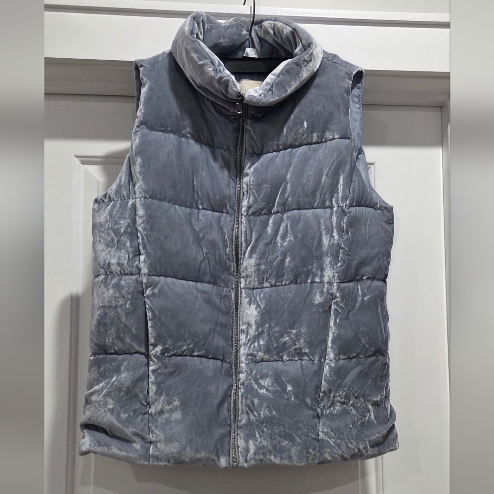 Loft Women's Velour Puffer Vest With Full Length Zipper Size Medium Casual Cold